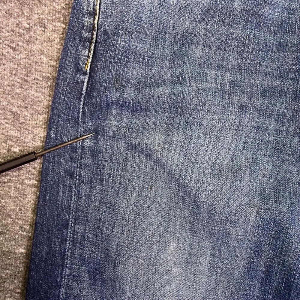 Levis levi 569